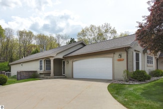 1162 Hemingway Ln, Traverse City, MI 49686