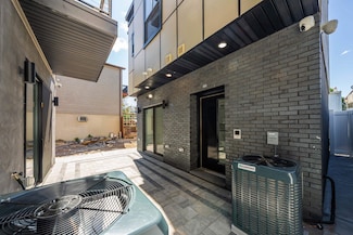 103 Poplar St, Jersey City, NJ 07307