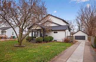 1220 Vine St, West Des Moines, IA 50265