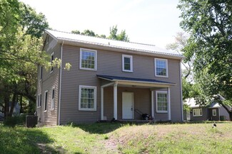 805 W Osborn Rd, Farmville, VA 23901