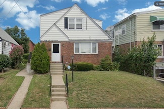 136-17 62nd Ave Unit 2, Flushing, NY 11367