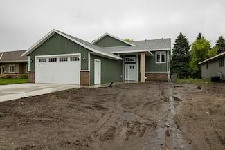 2216 Lake Ave, New Ulm, MN 56073