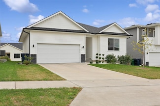 15324 Deerview Dr, Urbandale, IA 50323