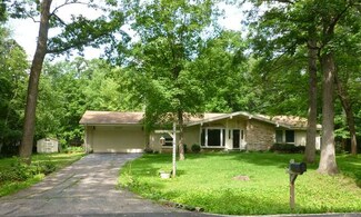 29927 Oak Dr, Genoa, IL 60135