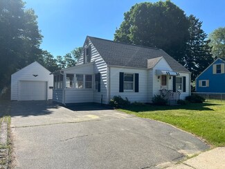 19 Winthrop St, Palmer, MA 01069