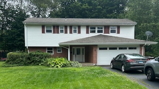 9 W Maxwell Dr, West Hartford, CT 06107