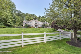 9 Withers Ln, Atlantic Highlands, NJ 07716