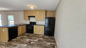 1912 E Campus St, Wichita, KS 67216