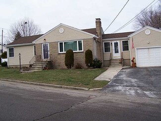 33 Trieste St, Pawtucket, RI 02860