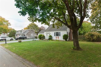 9 Tucker Rd, Greenville, RI 02828