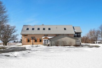 6440 S Scottdale Rd, Berrien Springs, MI 49103