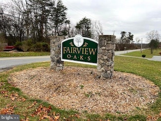 Fairview Oaks Chase Ln, Berkeley Springs, WV 25411