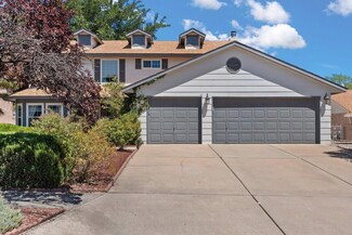 8008 Wagon Mound Dr NW, Albuquerque, NM 87120