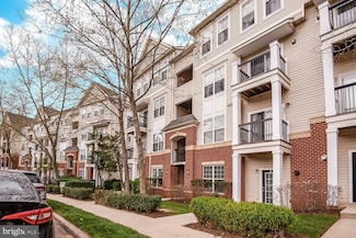 11321 Aristotle Dr Unit 3-204, Fairfax, VA 22030
