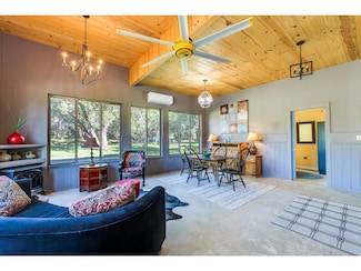 250 Caliche Rd, Wimberley, TX 78676