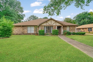 4010 Morningside Dr, Paris, TX 75462