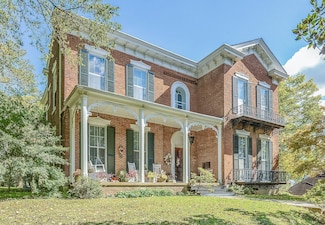 607 N 2nd St, Clarksville, TN 37040