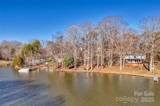 2212 Holly Ln, Shelby, NC 28150