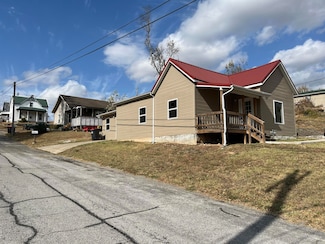 601 W 7th St, Cassville, MO 65625