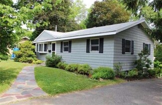 14 Robinson Rd, Beverly, MA 01915