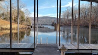 147 Lookout Mount Dr, Scottsboro, AL 35769