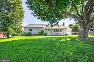 17 Londonvale Rd, Gordonville, PA 17529