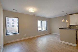 33 Rogers St Unit 216, Cambridge, MA 02142
