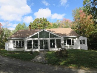2 Jan Ln, New Market, NH 03857