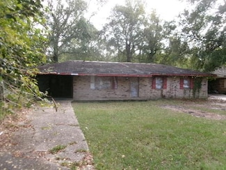 809 Jarrell St, Picayune, MS 39466