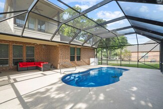 212 Familia Ct, Azle, TX 76020
