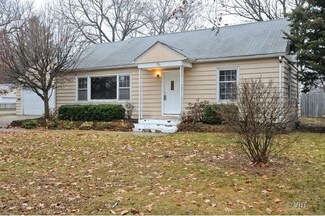 391 N Park Ave, Aurora, IL 60506