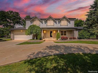 6054 Wynford Dr, West Bloomfield, MI 48322