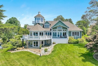 105 Cape Pointe Dr, Moneta, VA 24121