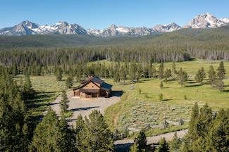 398 Homestead Ln, Stanley, ID 83278