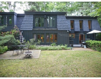 104 Walker Pond Rd, Sturbridge, MA 01566