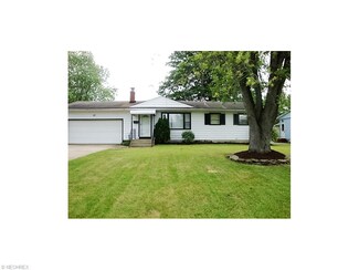 3155 Solar Dr NW, Warren, OH 44485