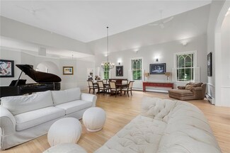 94 Division St, East Greenwich, RI 02818