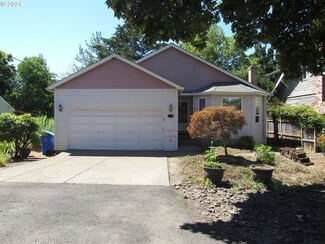 7321 SW 52nd Ave, Portland, OR 97219