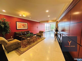 1100 River Rd Unit 206, Edgewater, NJ 07020