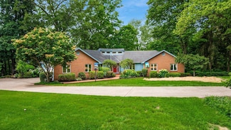 1801 Pleasantview Dr NE, Lancaster, OH 43130