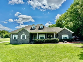 435 Long St W, Mc Ewen, TN 37101