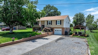3651 16th St NE, Hickory, NC 28601