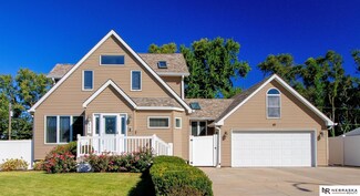 6232 Decatur St, Omaha, NE 68104
