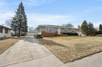 301 SE Peterson Dr, Ankeny, IA 50021