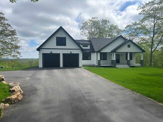 107 Grandview Dr, Weare, NH 03281