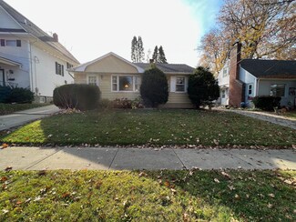 101 E Fuller St, Freeport, IL 61032