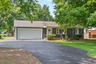 1715 E 9th St, Hopkinsville, KY 42240