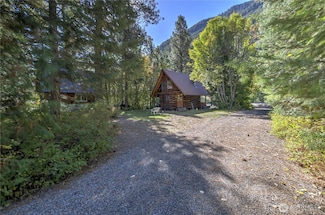 26 Mercer Rd, Mazama, WA 98833