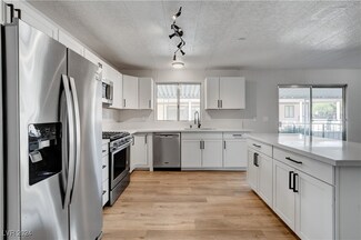 3444 Lost Hills Dr, Las Vegas, NV 89122