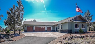9320 Pipit Ct, Klamath Falls, OR 97601